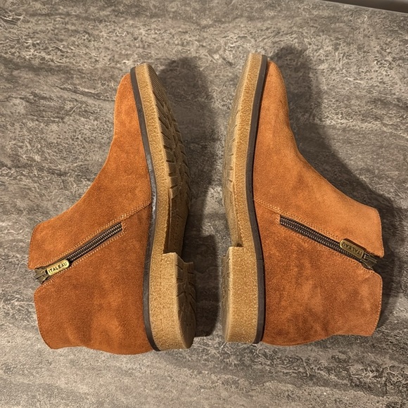 ITALEAU Waterproof Foliana Booties Cognac. Size 38.5 - Picture 6 of 8
